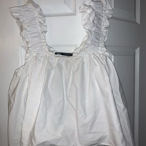 Pretty white stretch-sleeve tank top